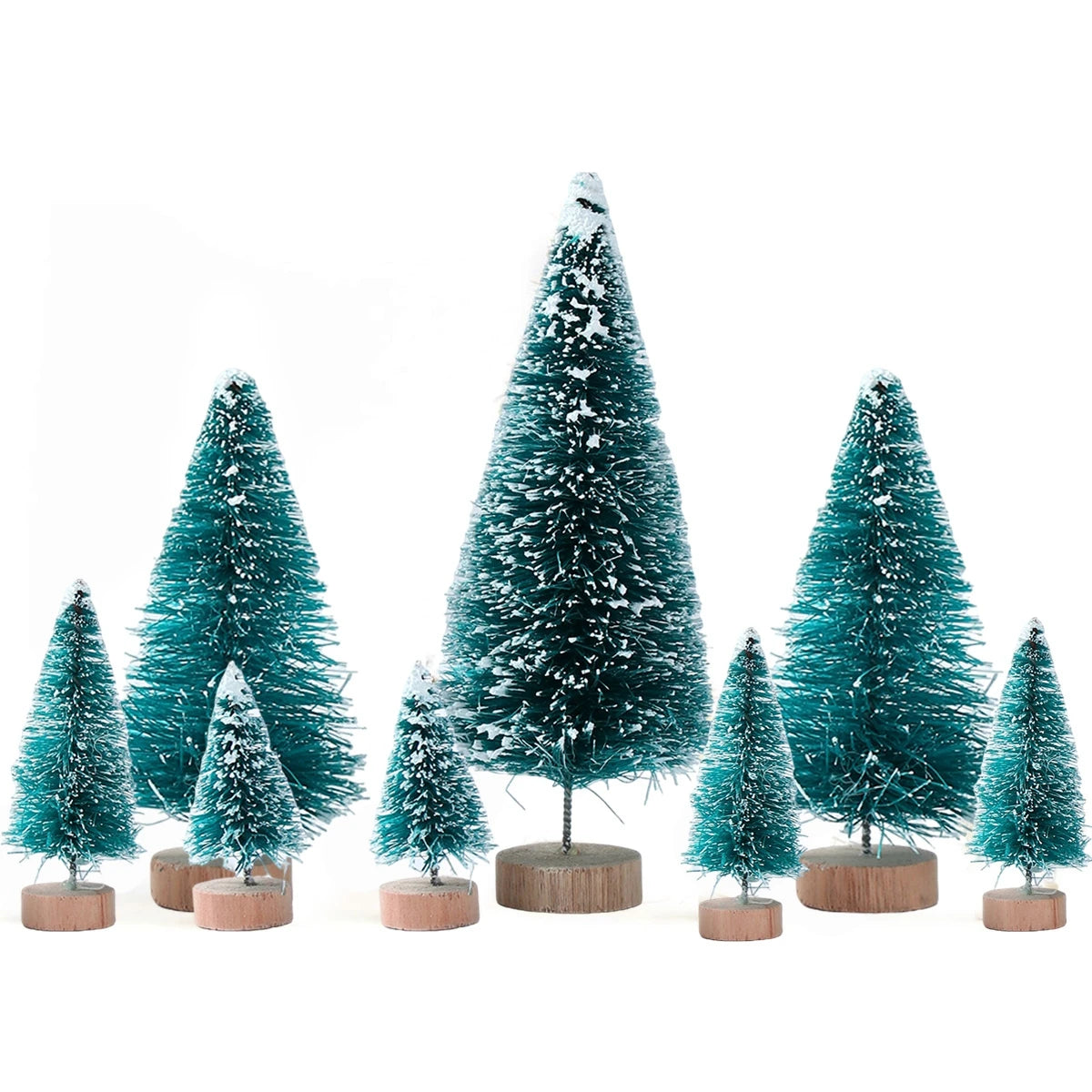 Festive mini trees - Breng in één keer warme kerstsfeer in huis met 8 mini kerstboompjes in verschillende formaten.