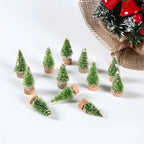 Festive mini trees - Breng in één keer warme kerstsfeer in huis met 8 mini kerstboompjes in verschillende formaten.