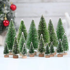 Festive mini trees - Breng in één keer warme kerstsfeer in huis met 8 mini kerstboompjes in verschillende formaten.